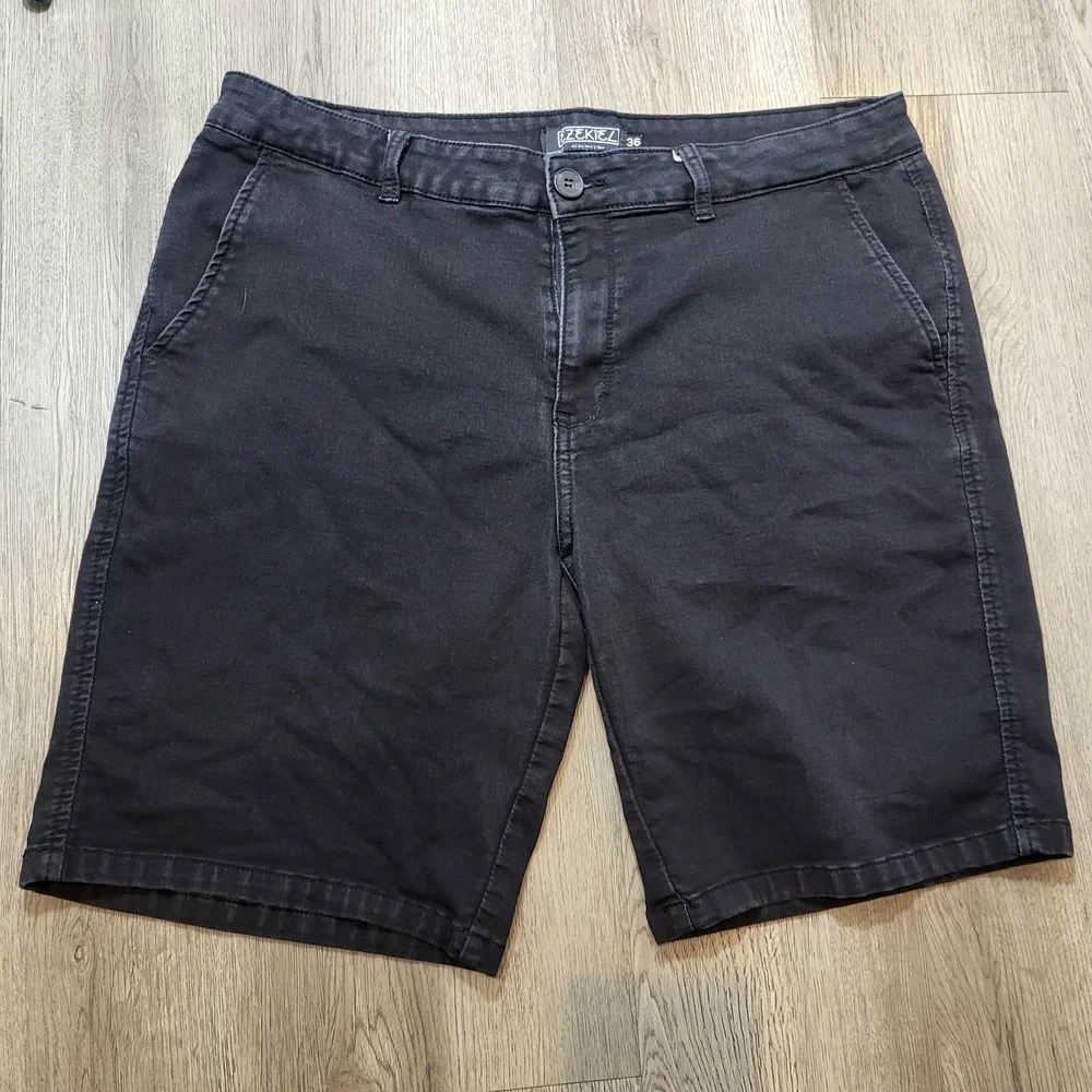 Ezekiel Men's Black Shorts Elastic Size 36 Waist 9